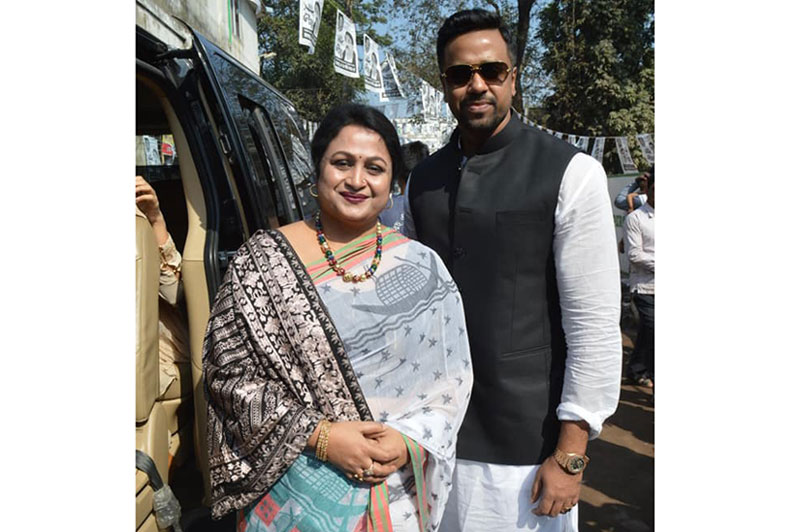অবশেষে রাজনীতিতে পা রাখলেন শামীম ওসমানের স্ত্রী-পুত্র